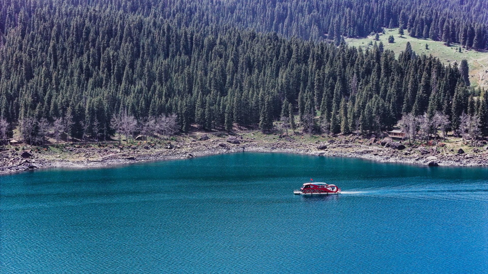 【图说新疆】天山天池:青山绿水迎宾客