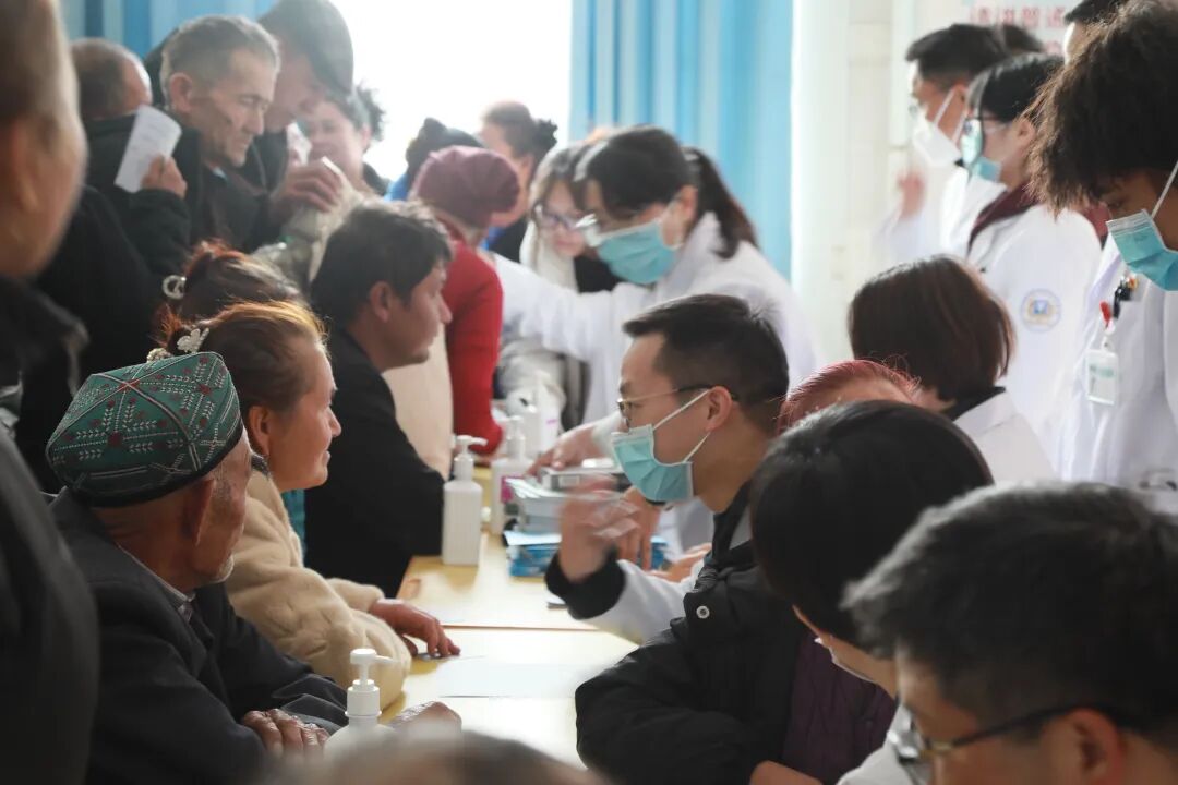 2024.10.31沙雅县库沙新拜产业园义诊 2.JPG 图片